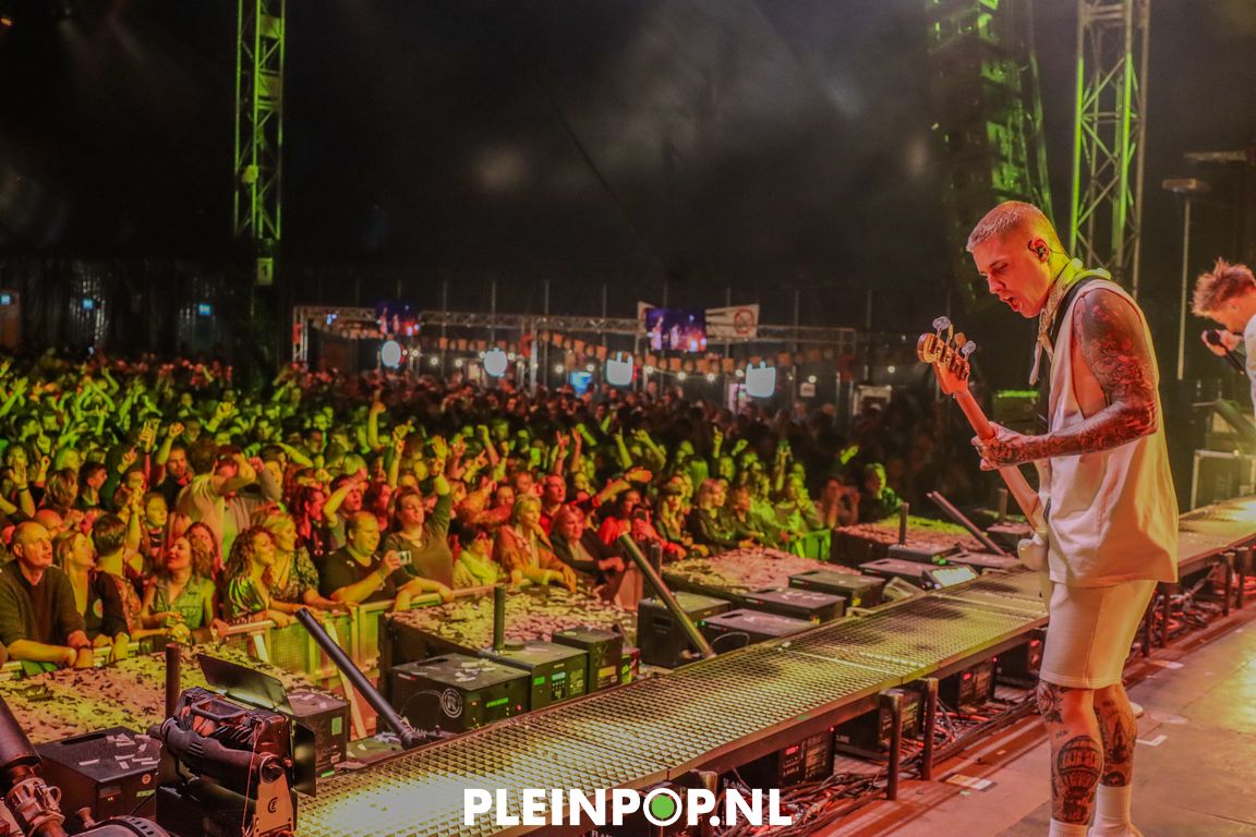 THE DIRTY DADDIES     (23)